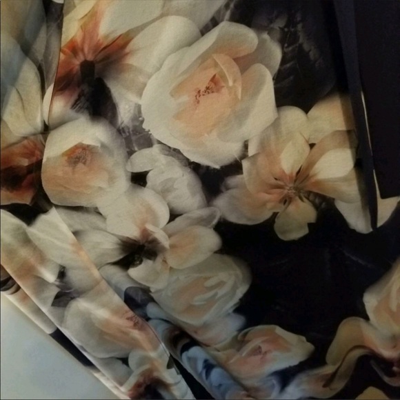 RW & CO Floral Maxi dress - Picture 8 of 9